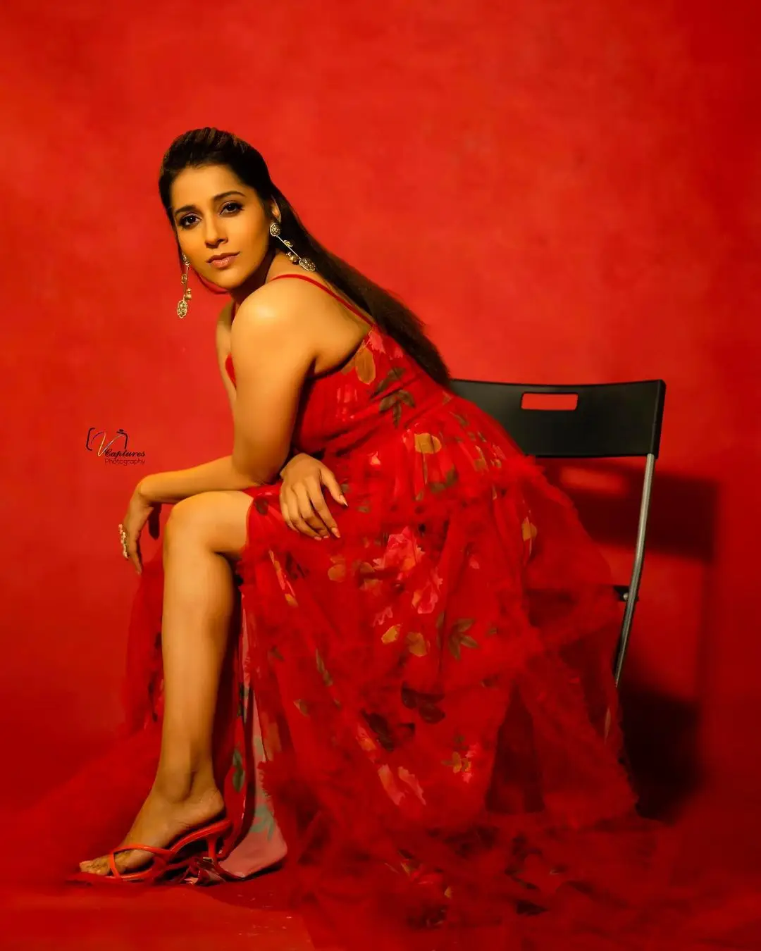 Rashmi Gautam Long Legs Show In Red Gown